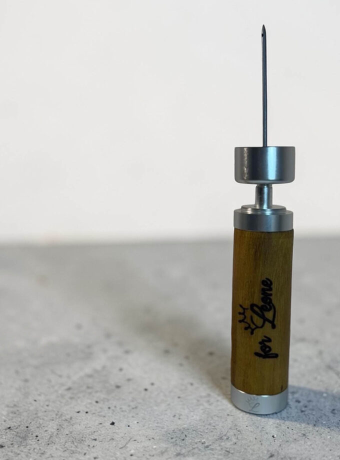 Wine bottle opener